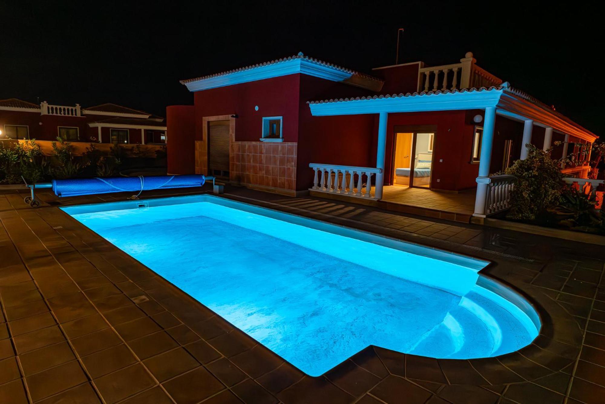 Villa Oceana - Cliffside Retreat Costa De Antigua Esterno foto